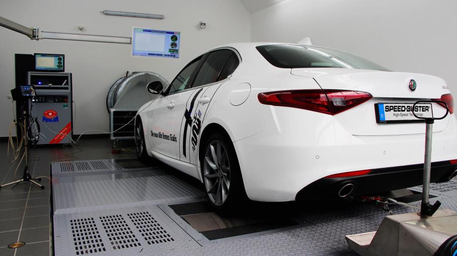  Alfa Romeo Giulia by Speed-Buster 2016 года  (фото 2 из 3)